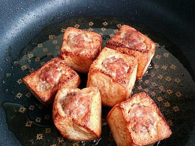 【客家煎酿豆腐】步骤4