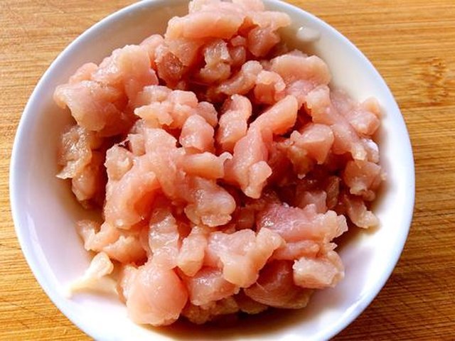 【肉末浇汁娃娃菜】步骤1