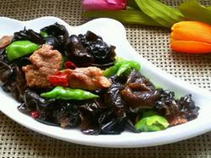 黑木耳炒肉片