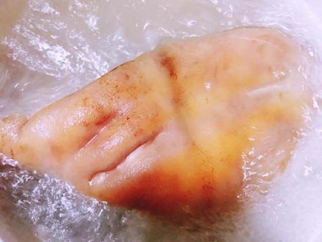 【红烧肘子】步骤2