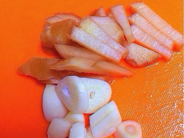 【土豆炖排骨】步骤1