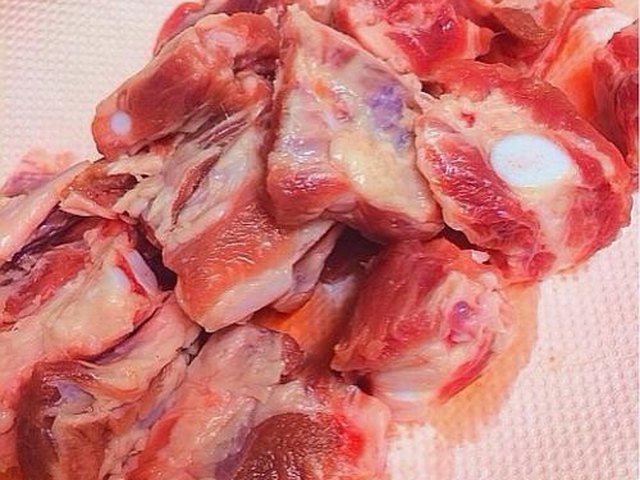 【土豆炖排骨】步骤2