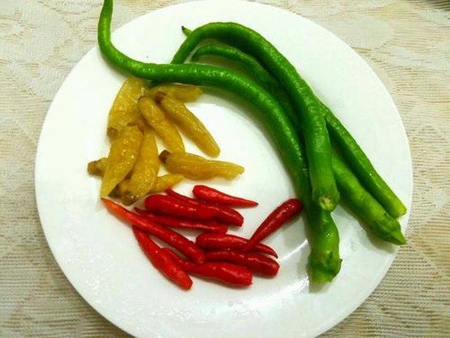【酸豆角炒鸡杂】步骤3