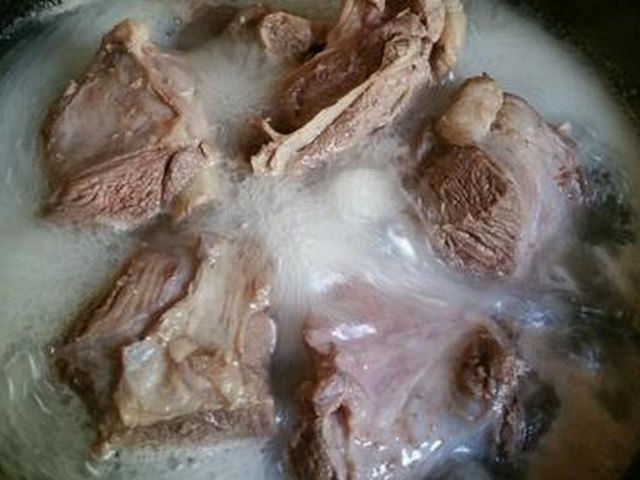 【炖羊骨】步骤1
