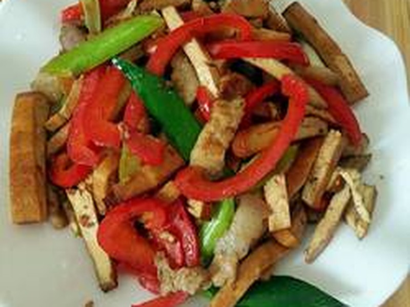 五花肉青蒜炒豆干