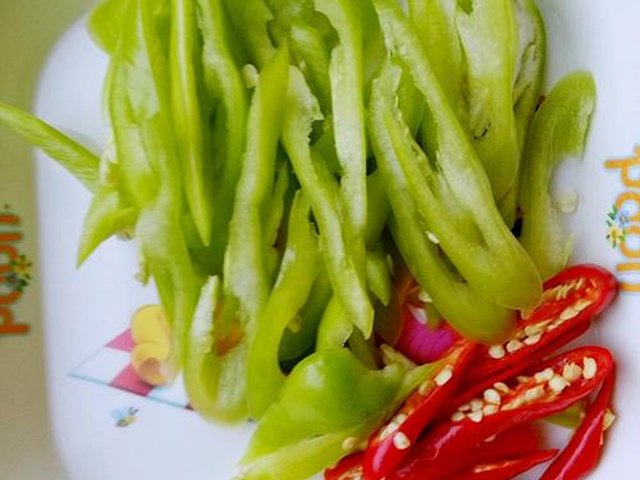 【尖椒干豆腐】步骤2