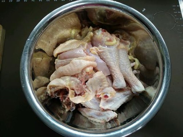 【毛豆米烧鸡】步骤2