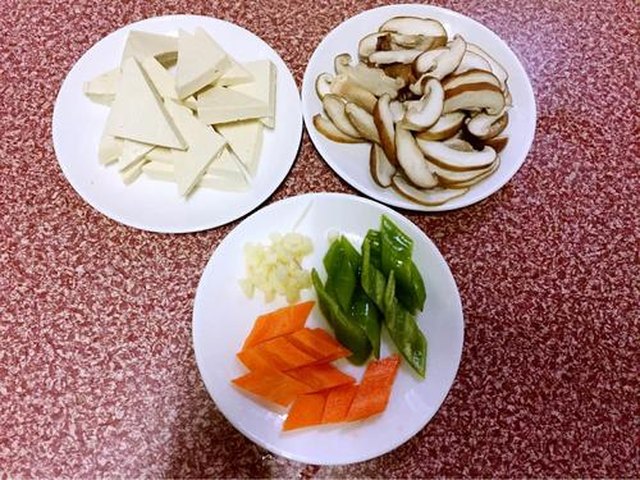 【香菇炒豆腐】步骤2