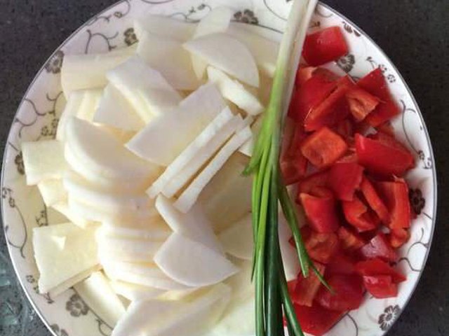 【凉薯炒肉片】步骤2