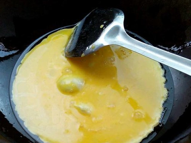 【丝瓜炒鸡蛋】步骤3