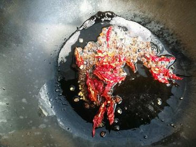 【猪油手撕圆白菜】步骤4