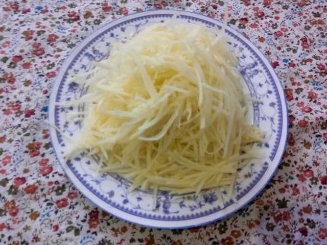 【干炸土豆丝】步骤3