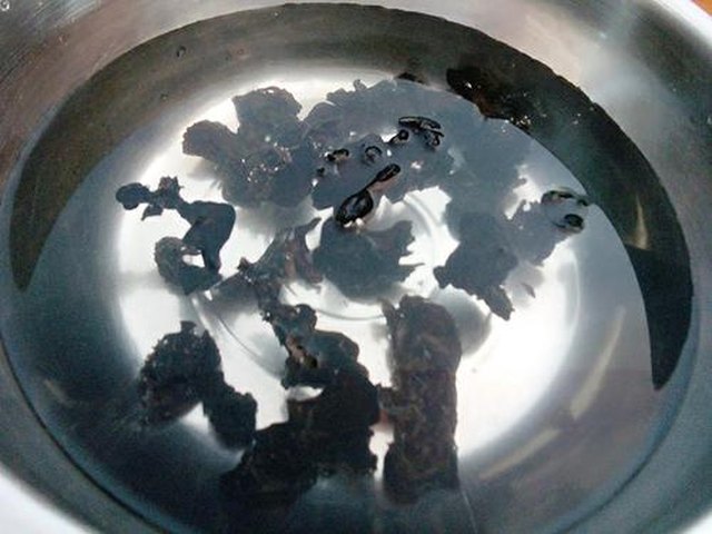 【木耳炒肉片】步骤1