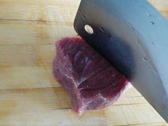 【孜然牛肉】步骤2