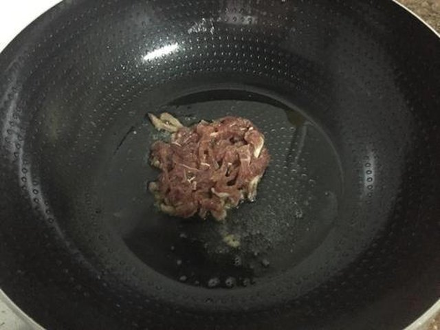 【金针菇炒肉丝】步骤3
