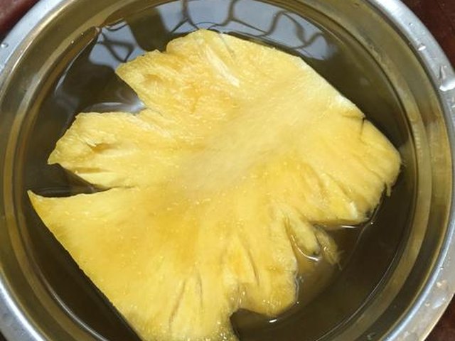 【菠萝炒肉】步骤2