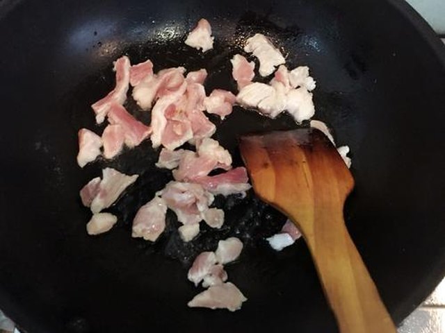 【菠萝炒肉】步骤4