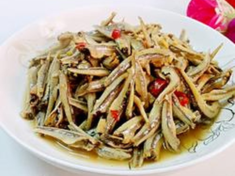 剁椒蒸咸鱼仔