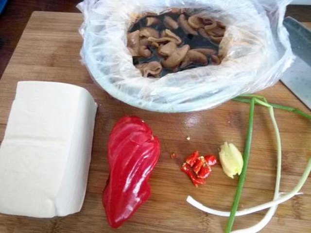 【大肠炖豆腐】步骤1