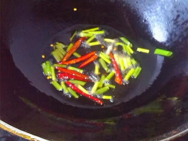 【蚝油手撕包菜】步骤4