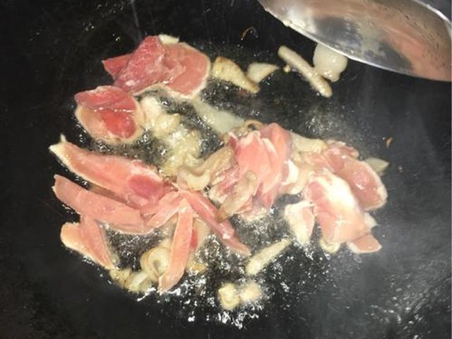 【肉炒胡萝卜】步骤4