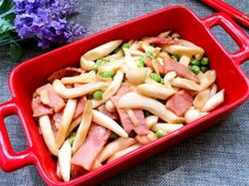 培根炒海鲜菇