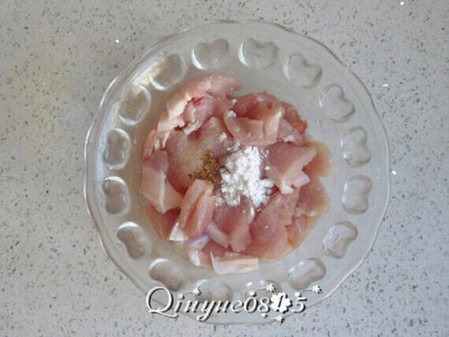 【肉炒蒜苔木耳】步骤4