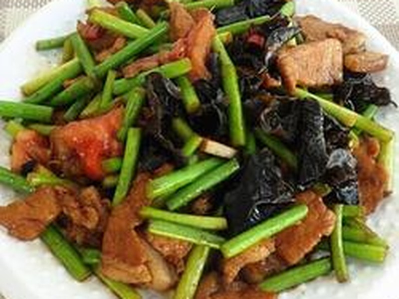 肉炒蒜苔木耳