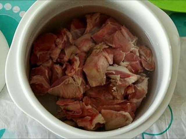 【山药羊肉煲】步骤2