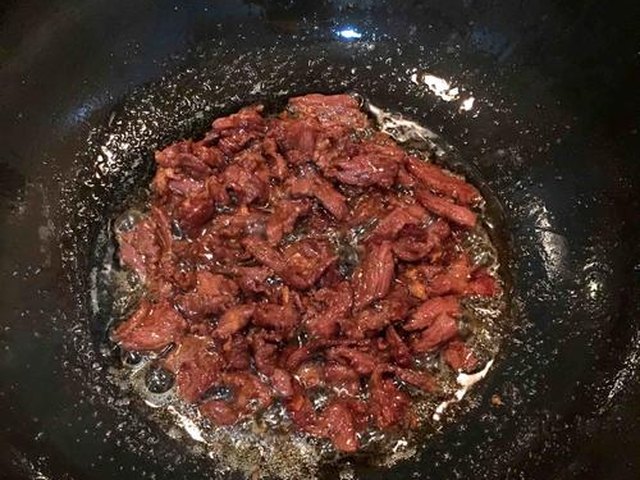 【洋葱炒牛肉】步骤3