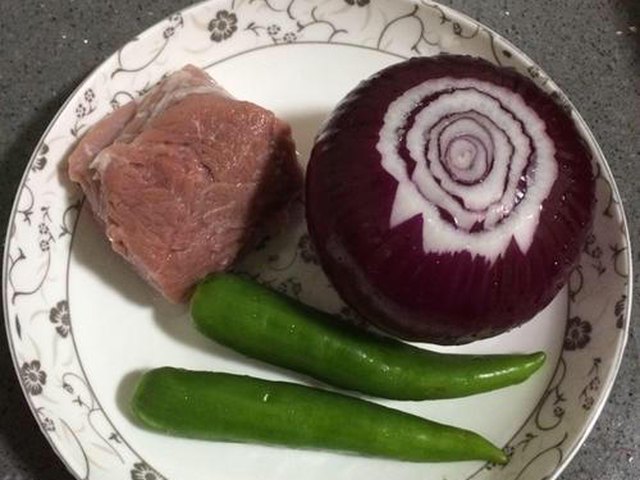 【洋葱炒肉丝】步骤1