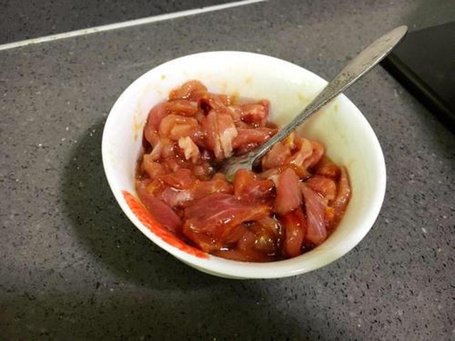 【洋葱炒肉丝】步骤3