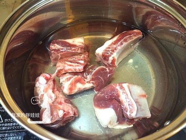 【春笋烧排骨】步骤1