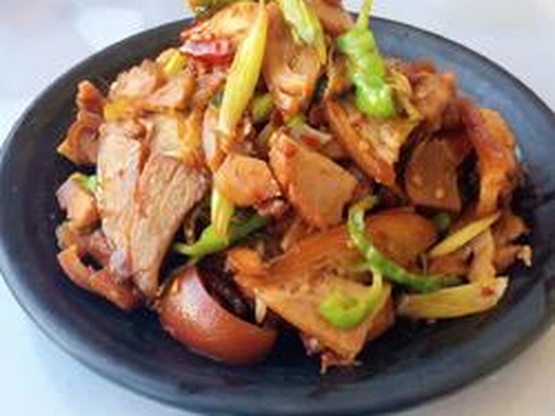 〖 蒜苗炒肉 〗
