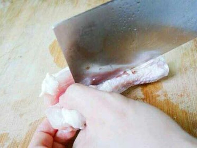 【大葱煎鸡肉串】步骤2