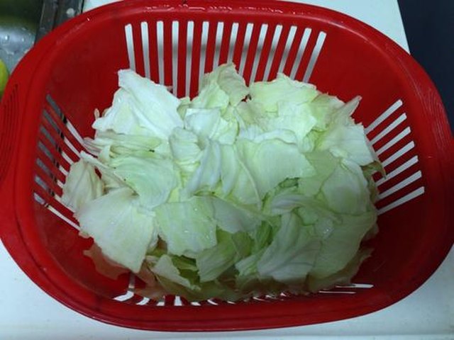 【清炒虾米卷心菜】步骤1