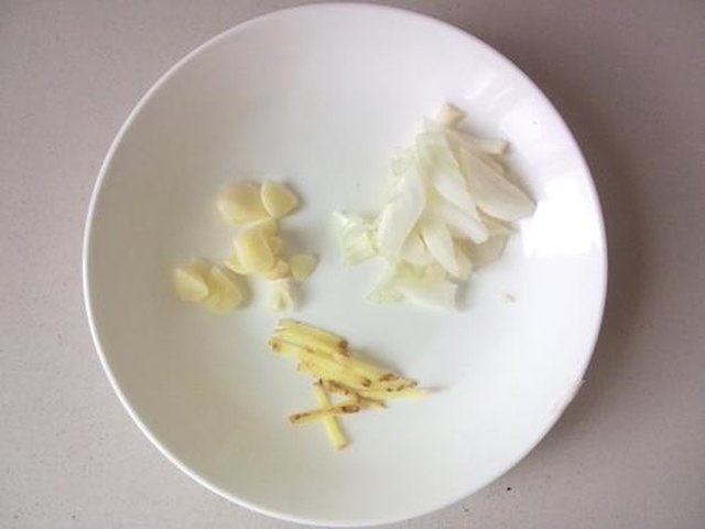 【家常鱼香肉丝】步骤2