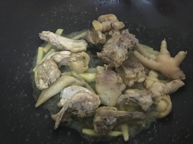 【爆炒鸡肉】步骤4