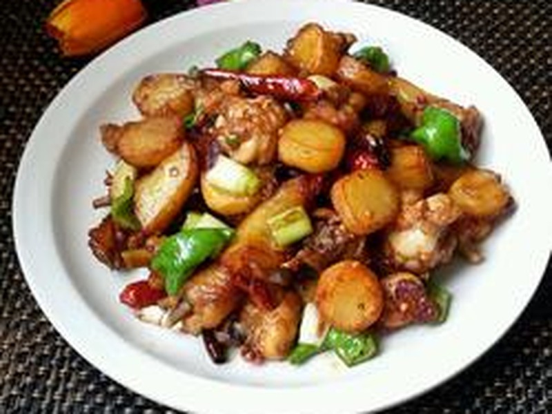 香辣土豆炒鸡块