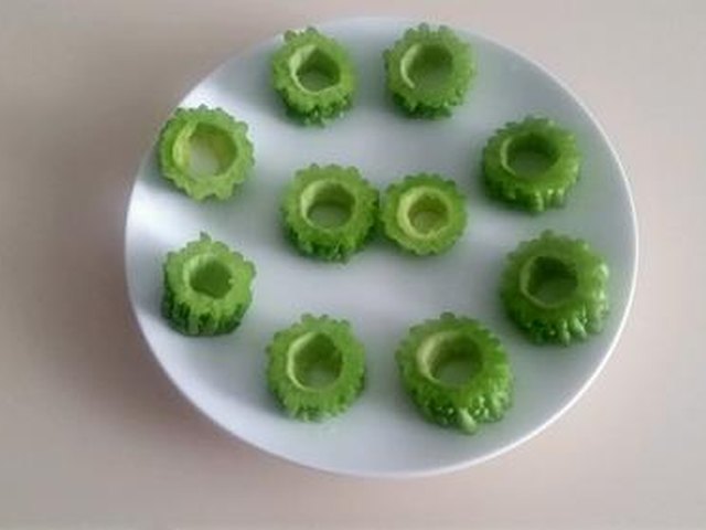 【苦瓜酿肉】步骤1