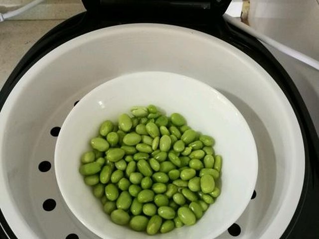 【酸菜毛豆炒肉末】步骤2