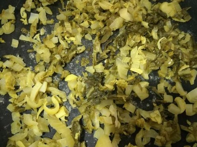 【酸菜毛豆炒肉末】步骤4