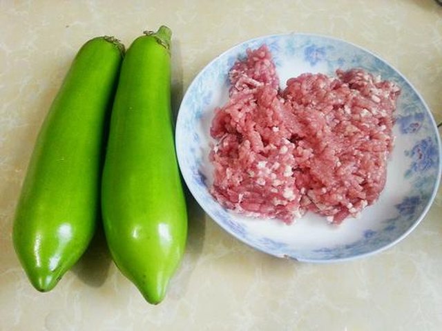 【香煎肉酱茄子】步骤1