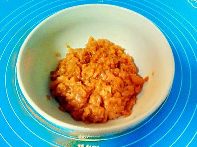 【肉末炒豌豆】步骤2