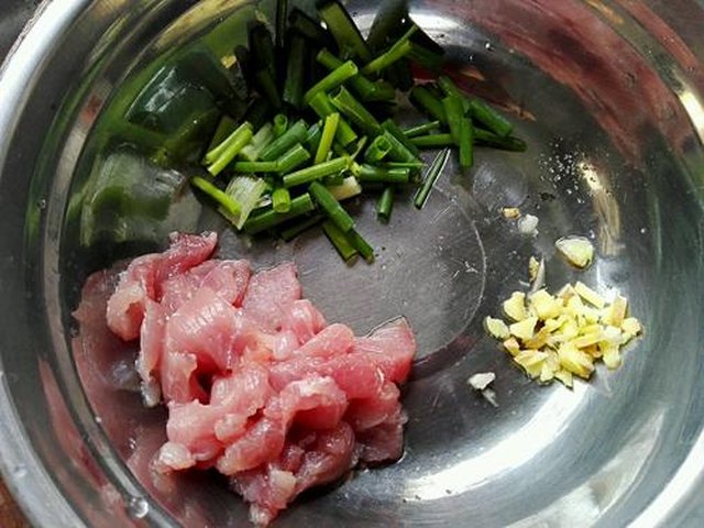 【袖珍菇白豆腐汤】步骤2
