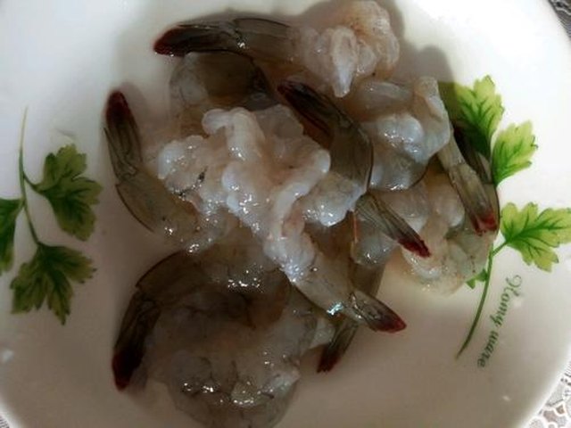 【炸凤尾大虾】步骤2