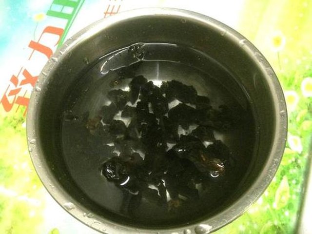 【木耳荷兰豆炒鸡蛋】步骤2