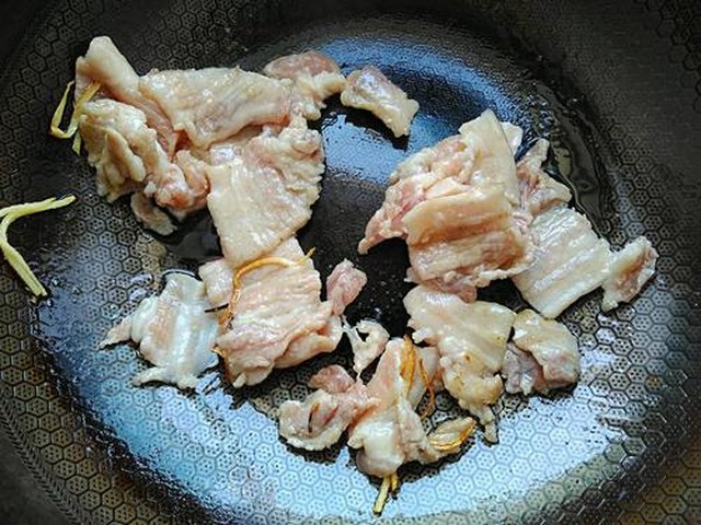 【红椒炒肉】步骤4