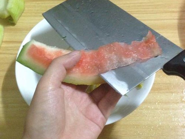 【香辣西瓜皮】步骤2