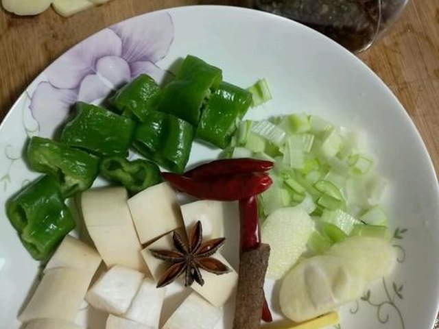 【肉末烧土豆】步骤2